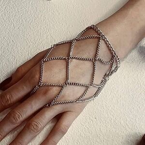 Silver Chain Link Hand Harness Bracelet Diamond Mesh Cage Finger Slave Bracelet